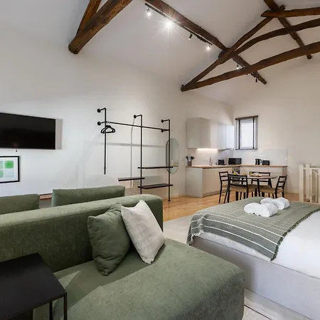 Apartment Albertina Carlos Alberto By Aspasios *