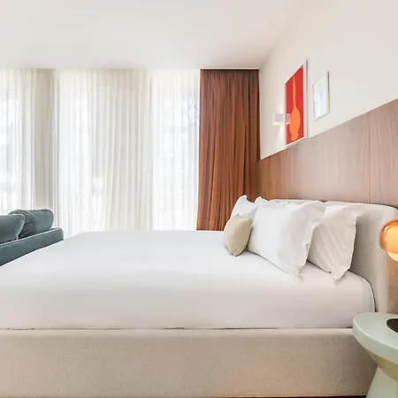 Albertina Carlos Alberto By Aspasios Porto