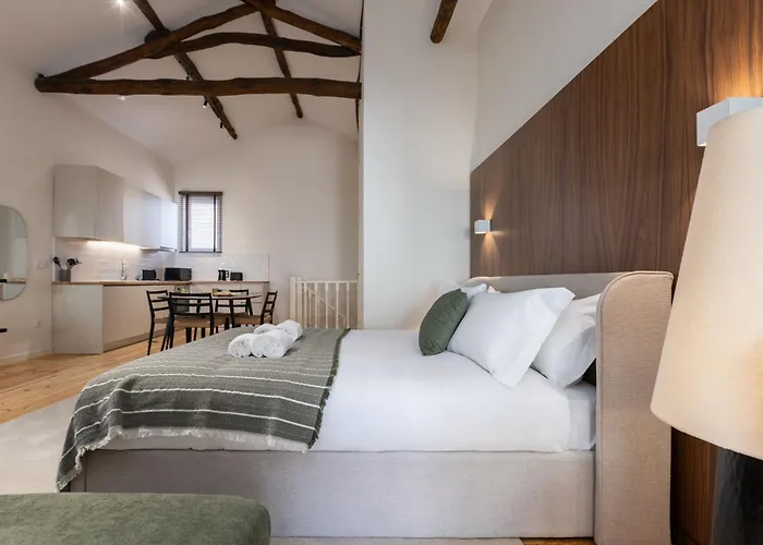 Albertina Carlos Alberto By Aspasios * ポルト